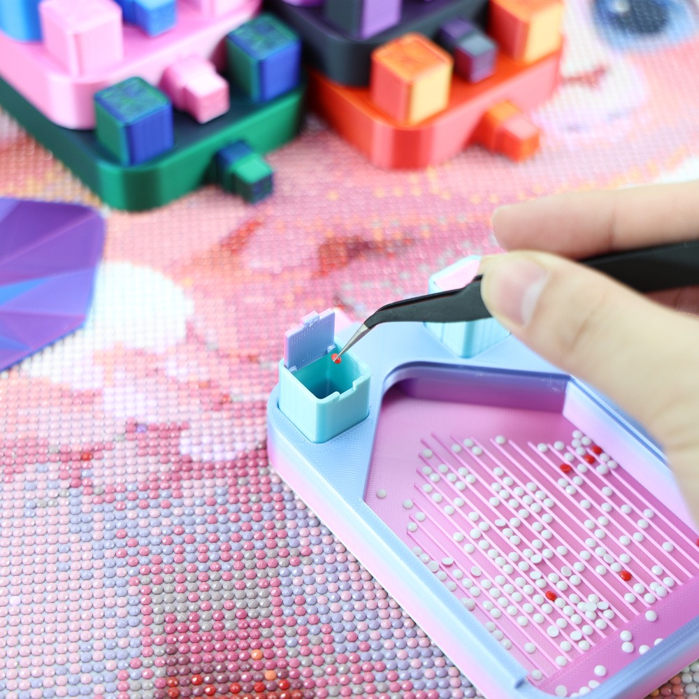 Embroidery Kit Starter - マルチカラーダイヤモンドペインティングトレイ（ゴミ箱2個付き）、ダイヤモンドアート収納ビーズトレイツールアクセサリー、必須DIY用品