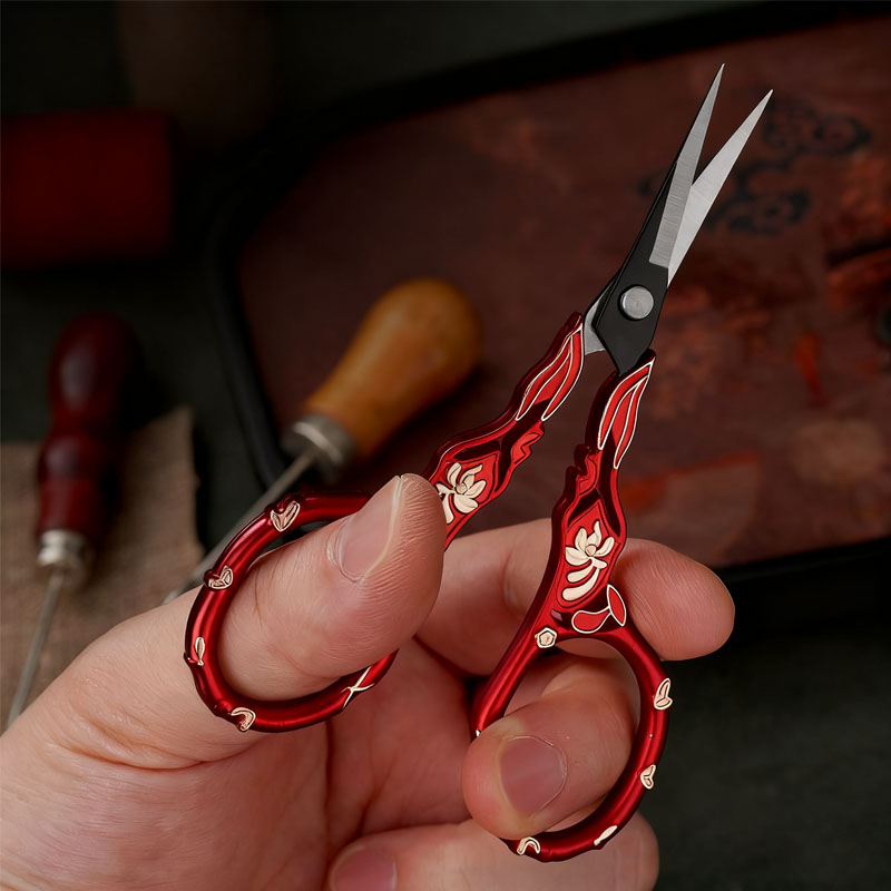 クロスステッチ用の裁縫ばさみ、糸切りばさみ、ティーバッグカッ - Embroidery Scissors Small のレビューと価格