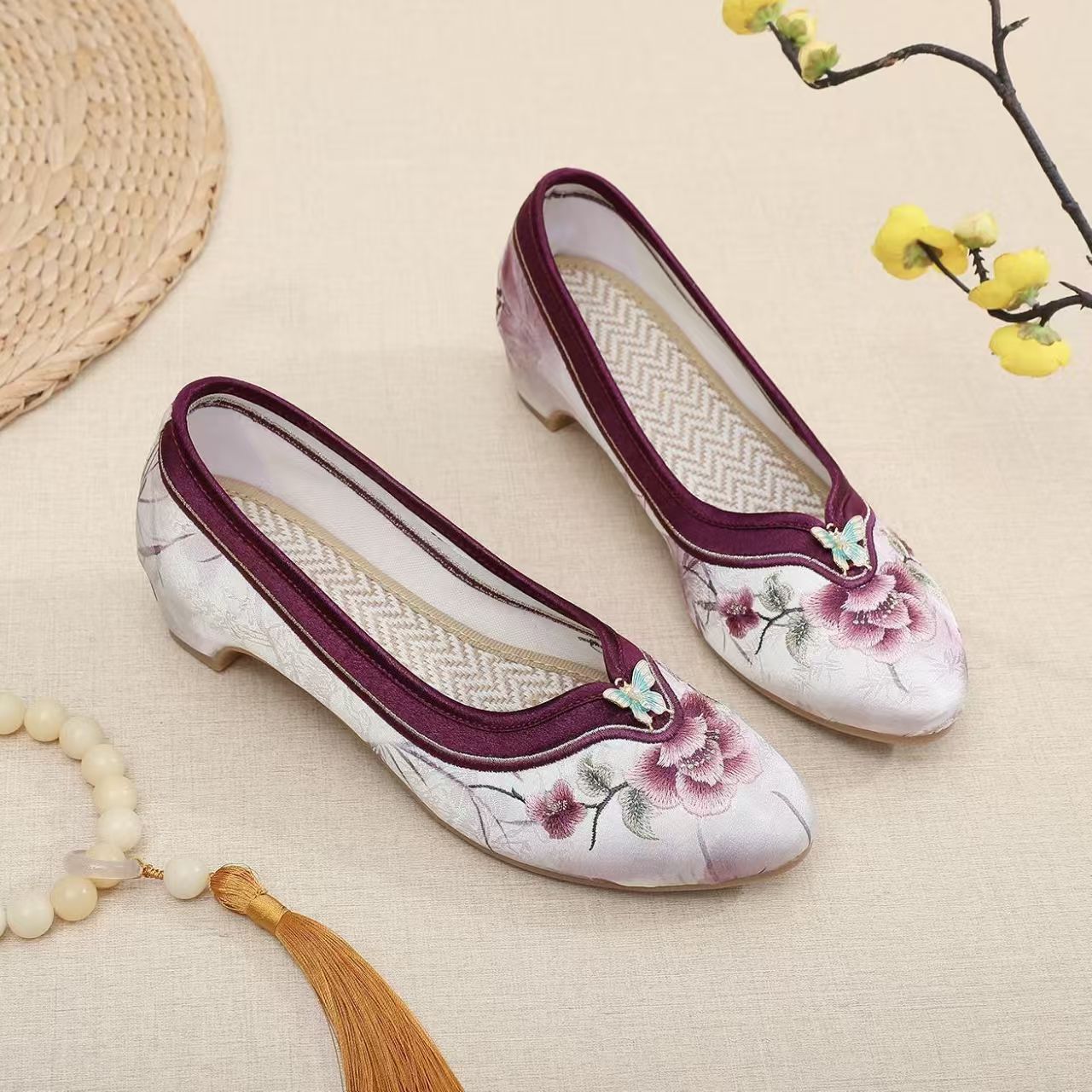 女性用ローヒール刺繍入りチャイナシューズ、中国風ソフトソール - Embroidery Fabric のレビューと価格