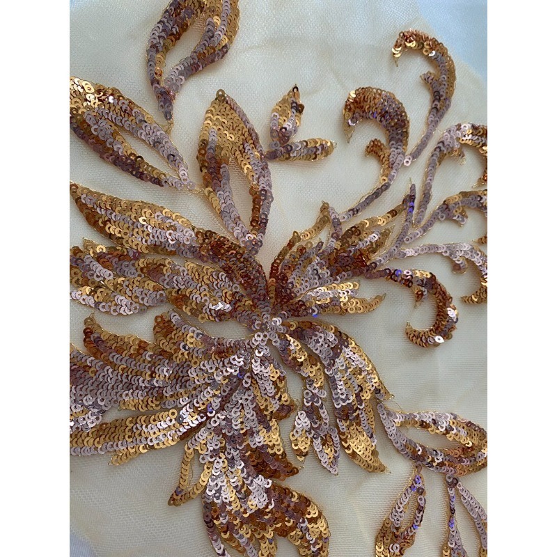 レース刺繍メッシュスパンコールフラワーパッチ 4 色白赤シル - Embroidery Gold のレビューと価格